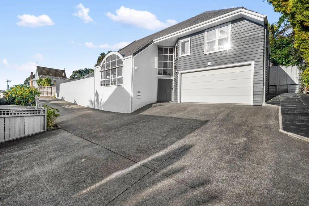 Photos of 26A Wiles Avenue
