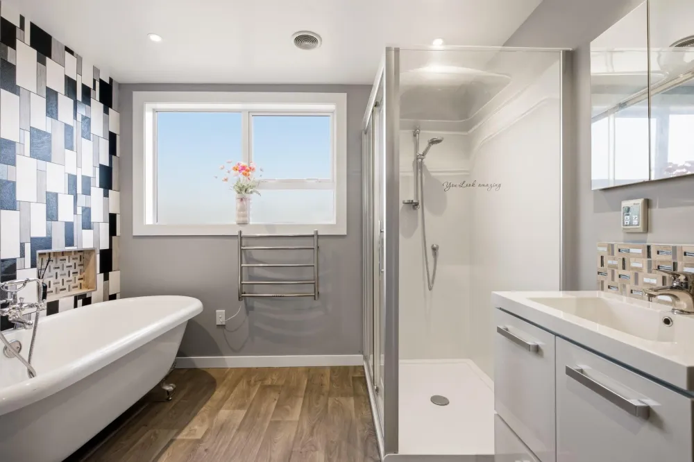 Photos of 17c Lissette Road