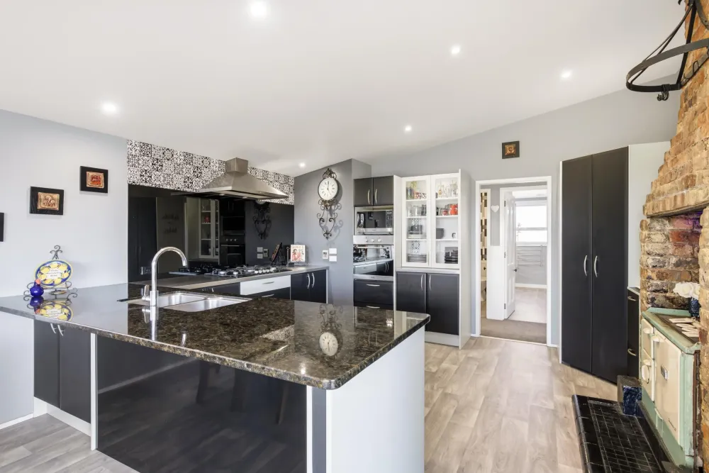 Photos of 17c Lissette Road