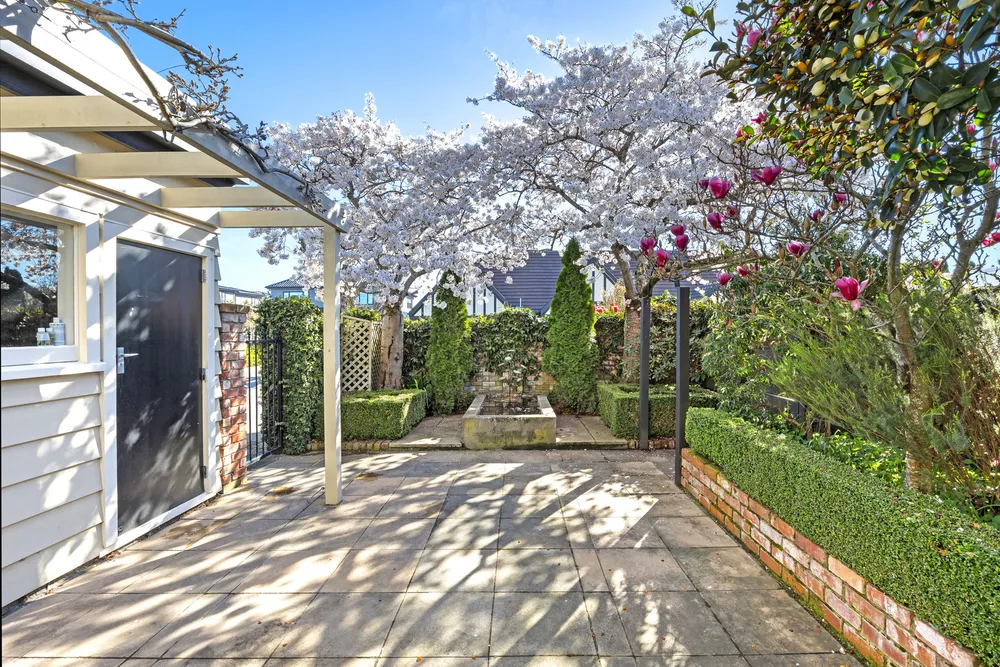 Photos of 1/127 Fendalton Road