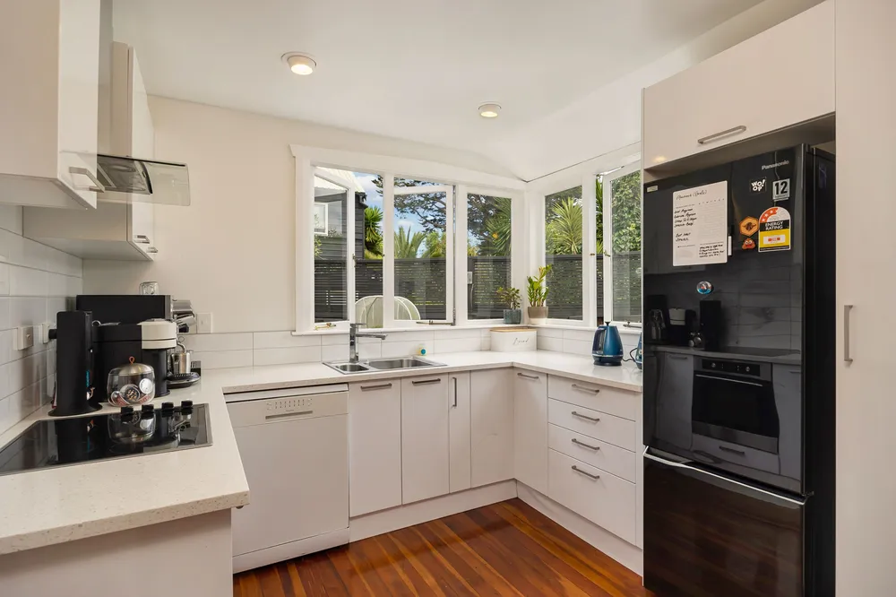 Photos of 6 Phyllis Street