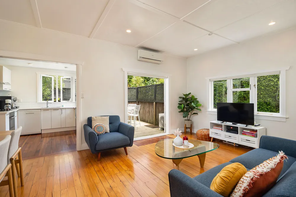 Photos of 6 Phyllis Street