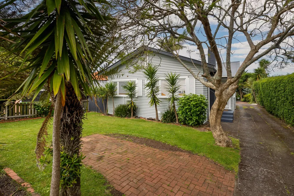 Photos of 6 Phyllis Street