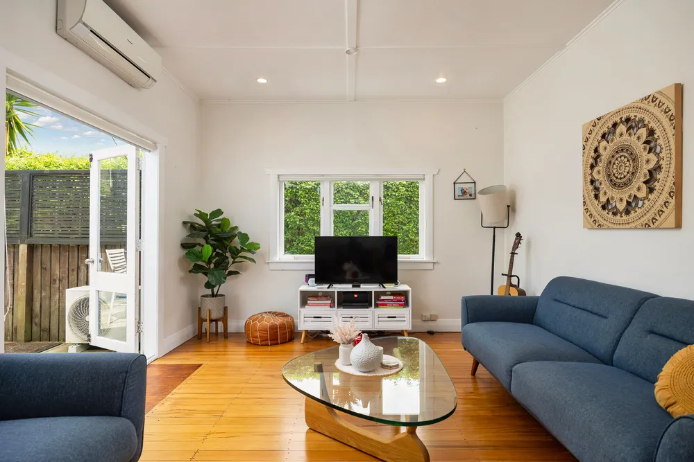 Photos of 6 Phyllis Street