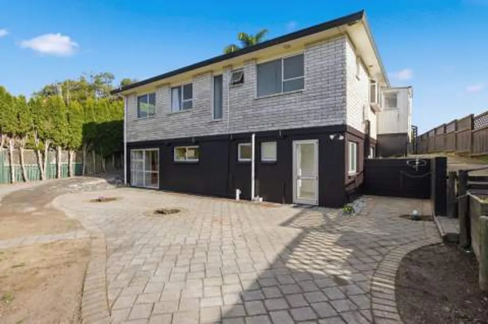 Photos of 18 Olivine Street
