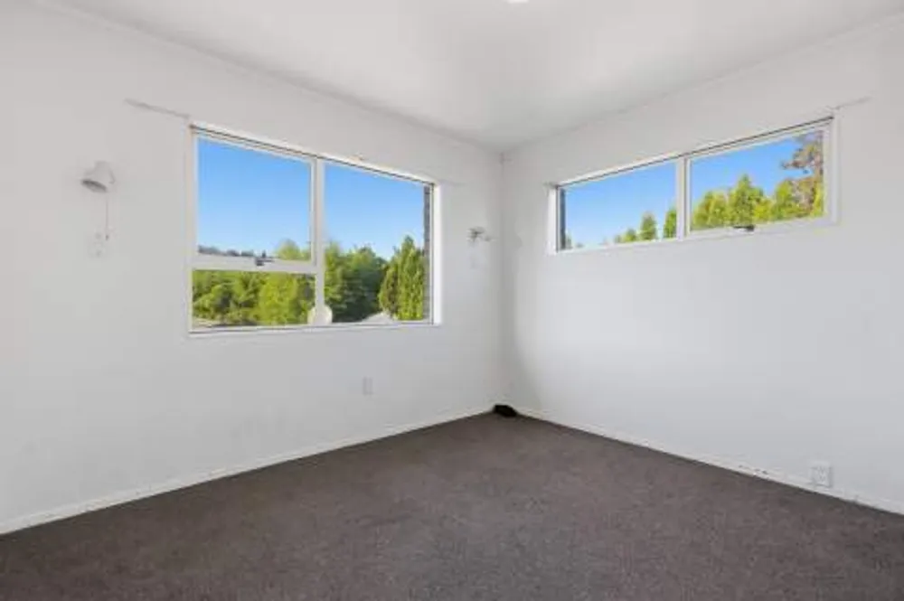 Photos of 18 Olivine Street
