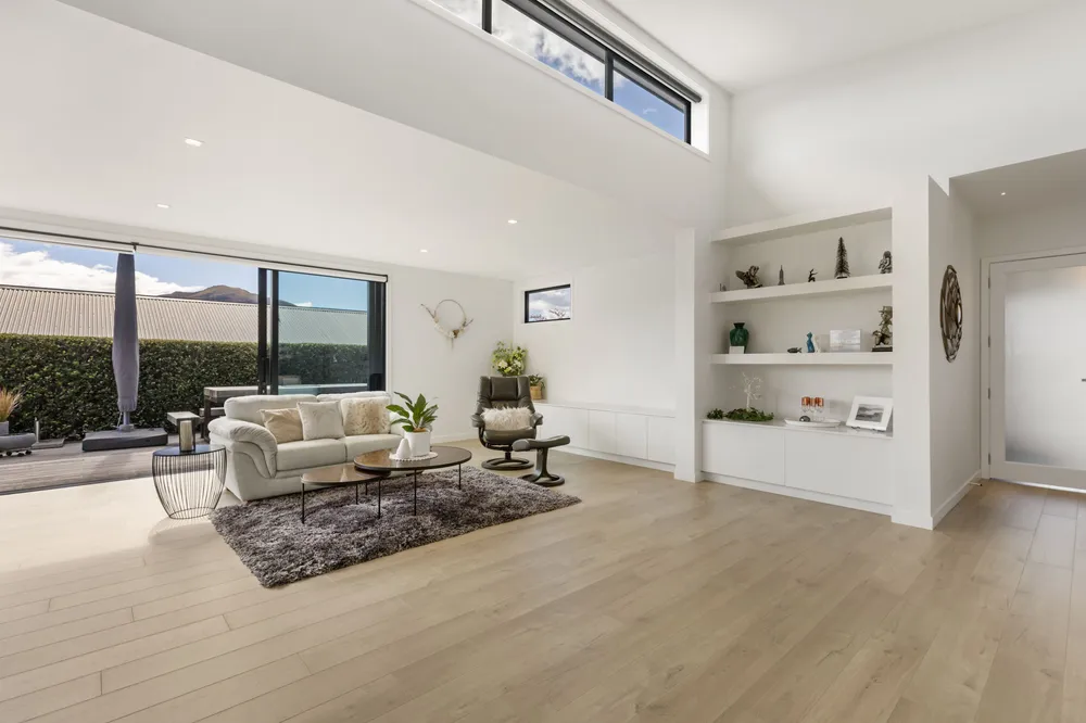 Photos of 6 Diamond Lane