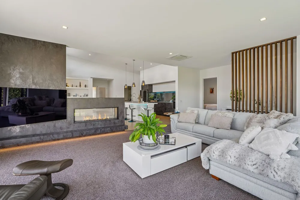 Photos of 6 Diamond Lane