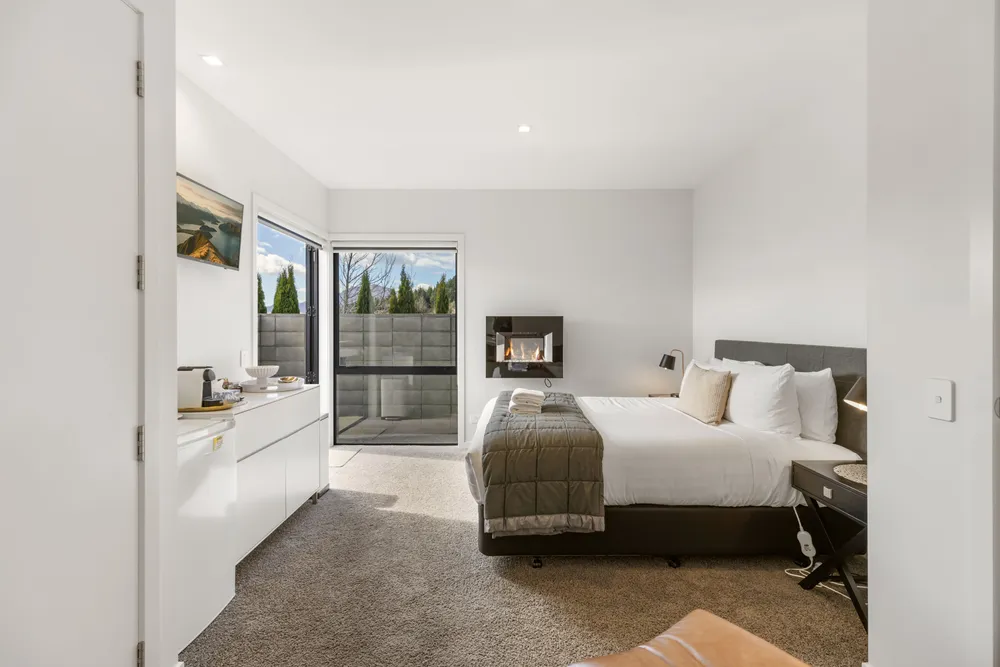Photos of 6 Diamond Lane