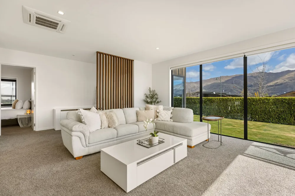 Photos of 6 Diamond Lane