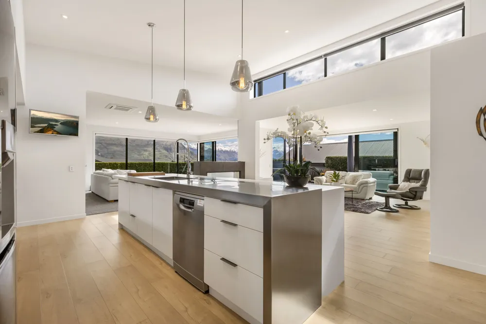 Photos of 6 Diamond Lane