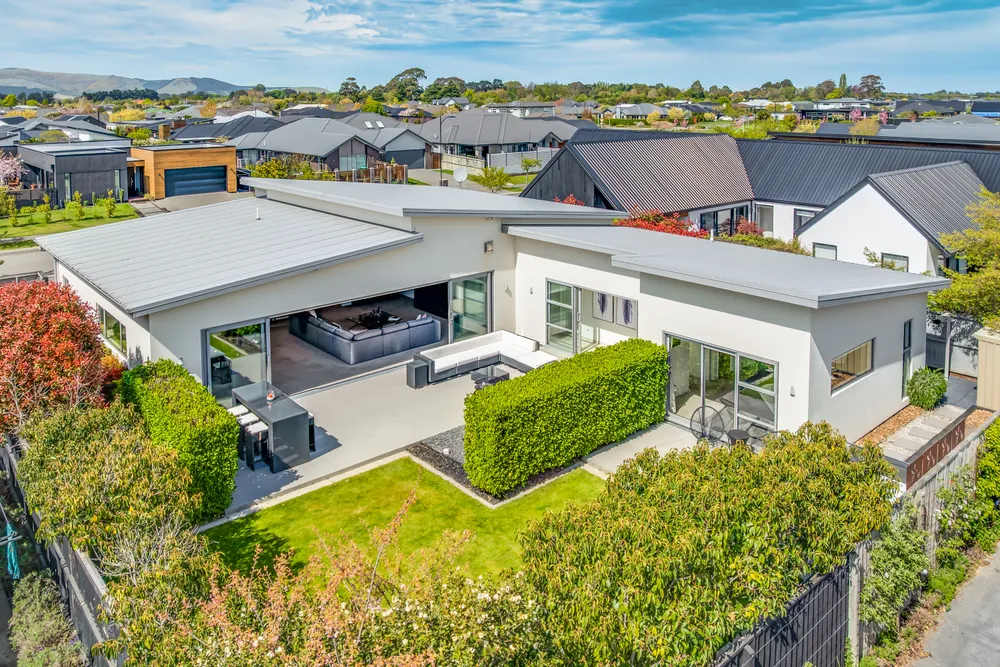 Photos of 10 Farthing Drive