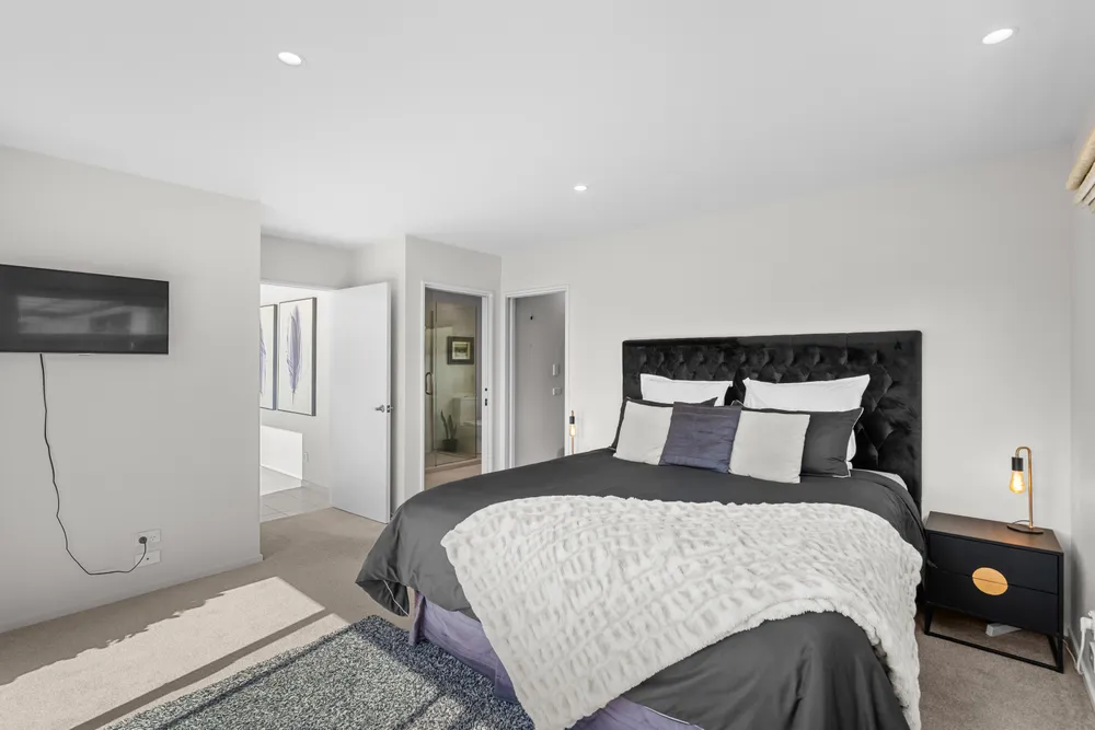Photos of 10 Farthing Drive