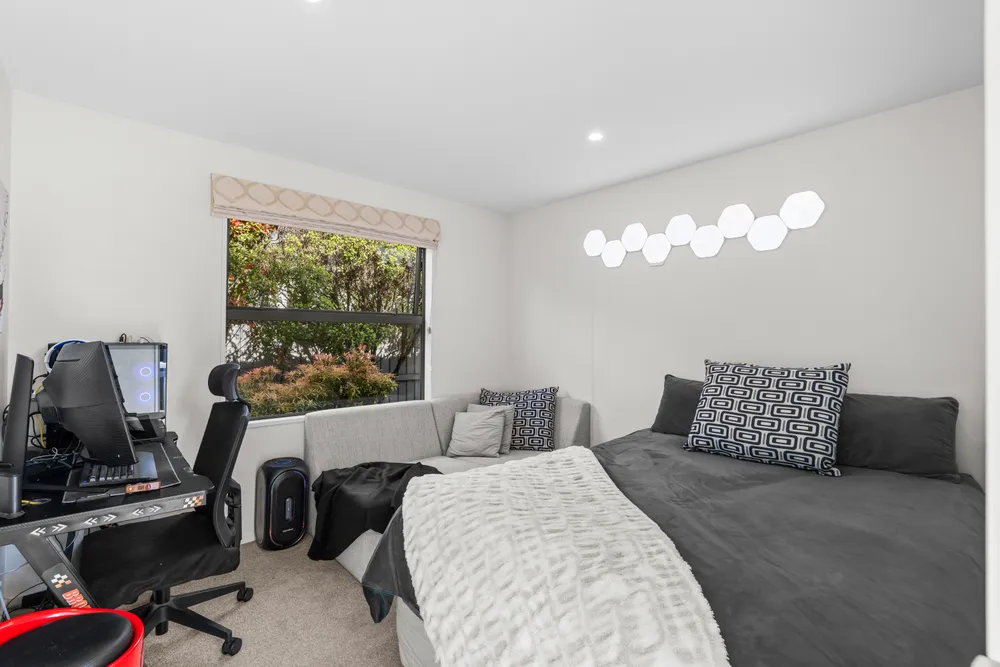 Photos of 10 Farthing Drive