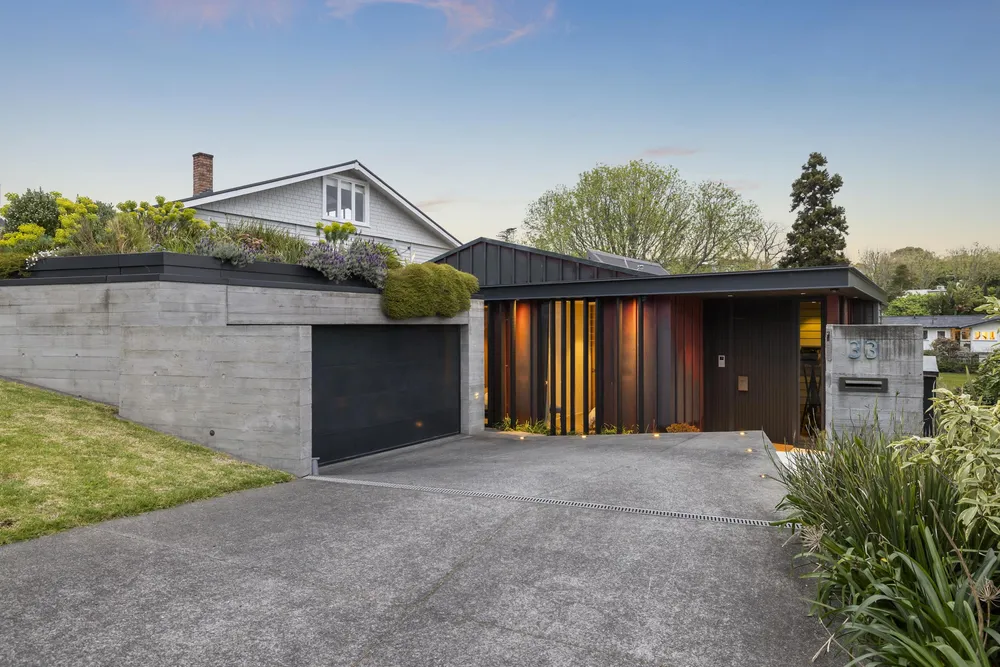 Photos of 33 Combes Road