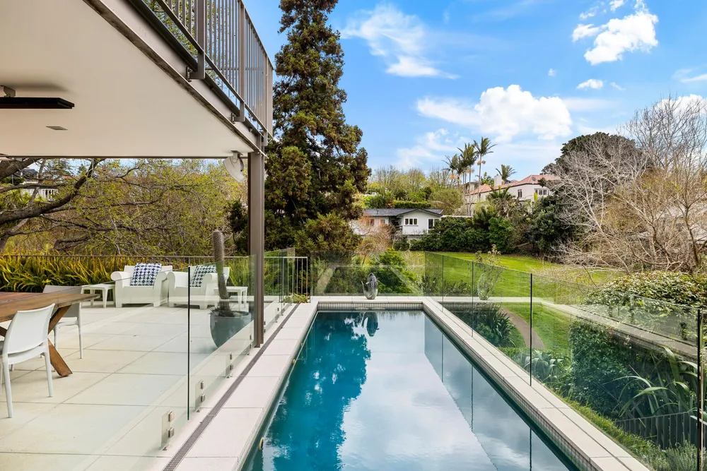 Photos of 33 Combes Road