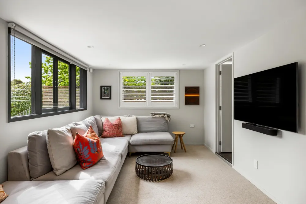 Photos of 33 Combes Road
