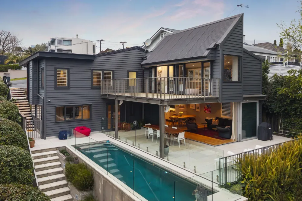 Photos of 33 Combes Road