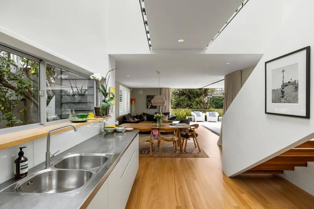 Photos of 33 Combes Road