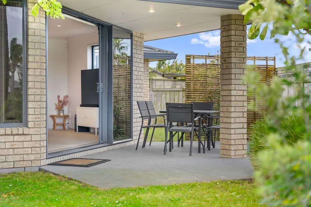 Photos of 19 Barbados Way