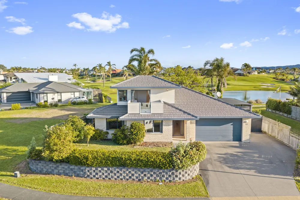 Photos of 19 Barbados Way