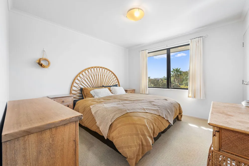Photos of 19 Barbados Way