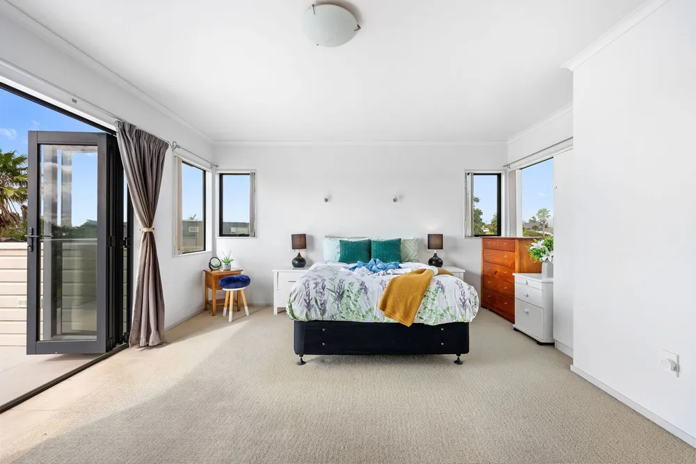 Photos of 19 Barbados Way