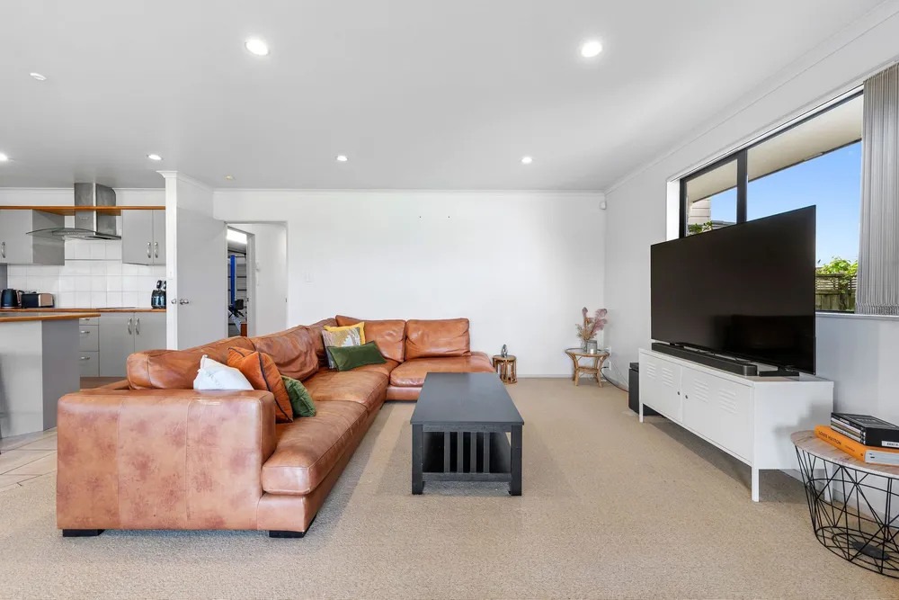 Photos of 19 Barbados Way