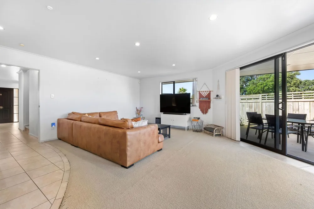 Photos of 19 Barbados Way