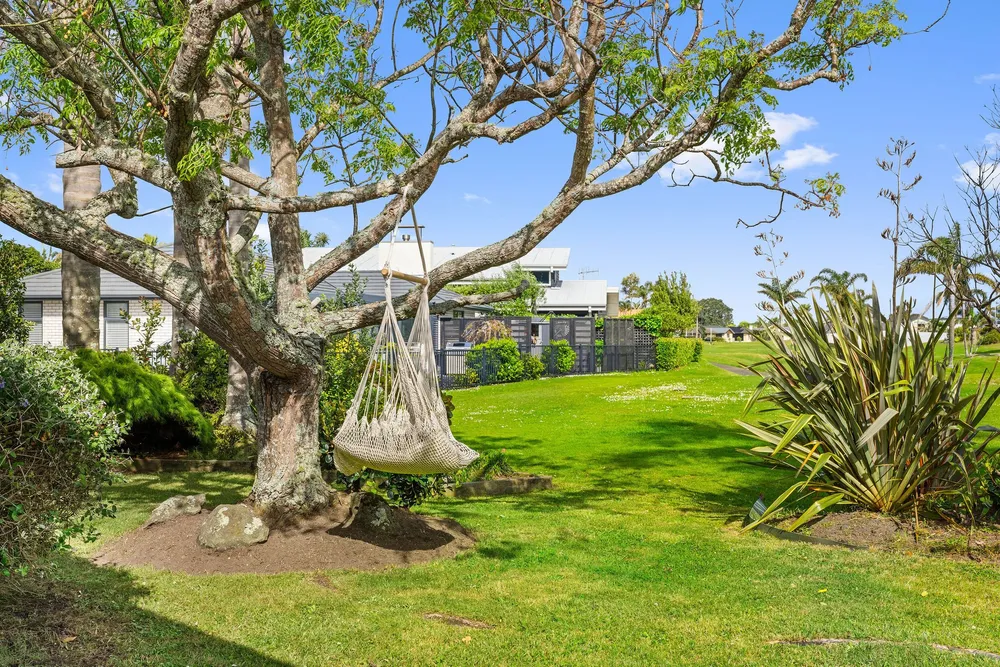 Photos of 19 Barbados Way