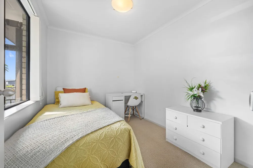 Photos of 19 Barbados Way