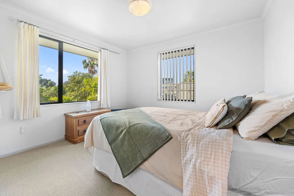 Photos of 19 Barbados Way