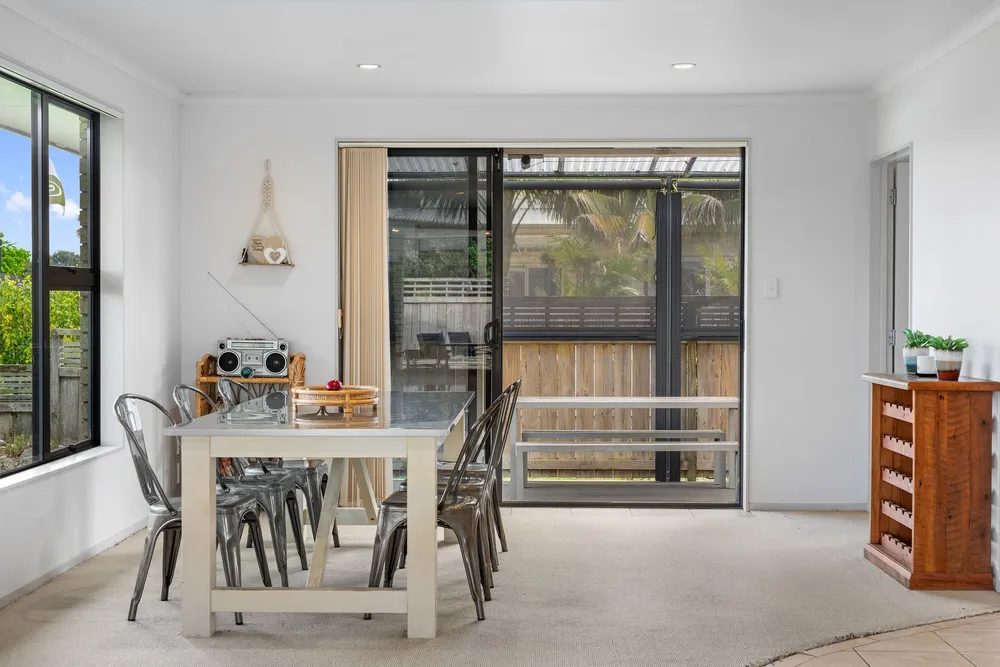 Photos of 19 Barbados Way