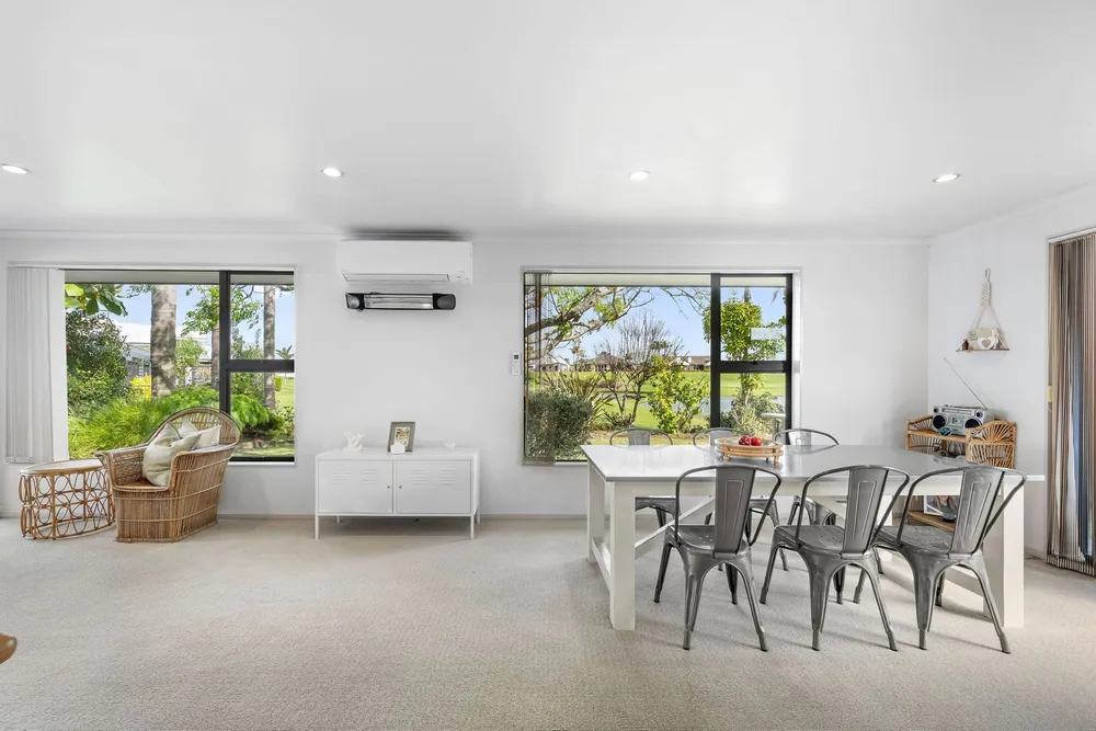 Photos of 19 Barbados Way
