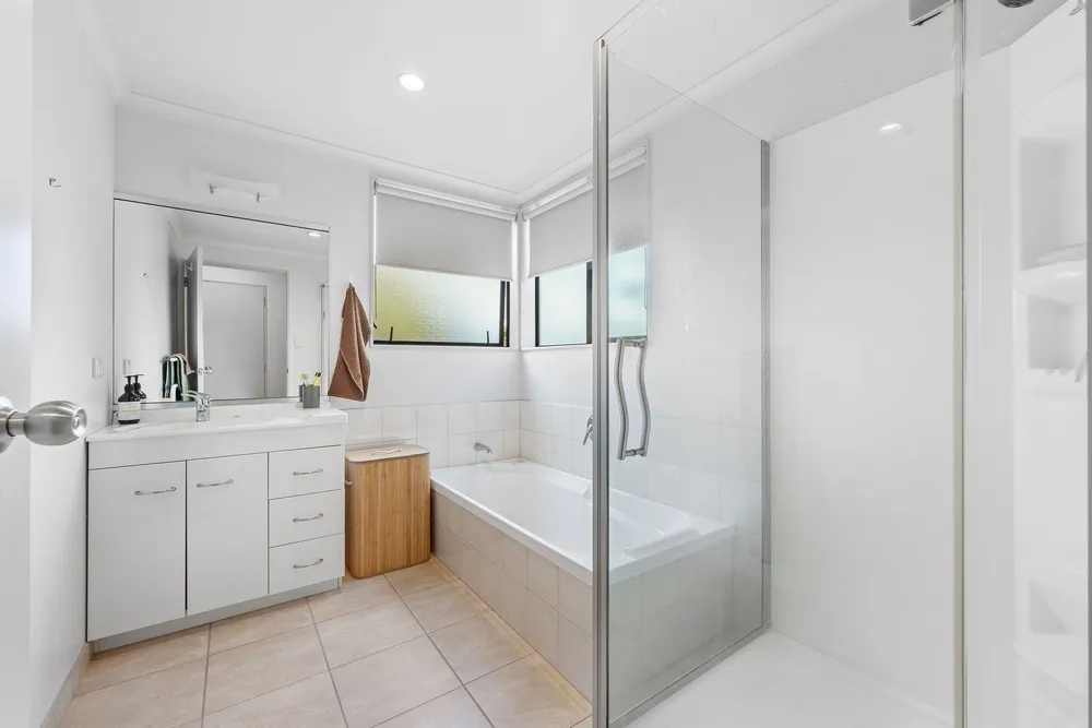 Photos of 19 Barbados Way