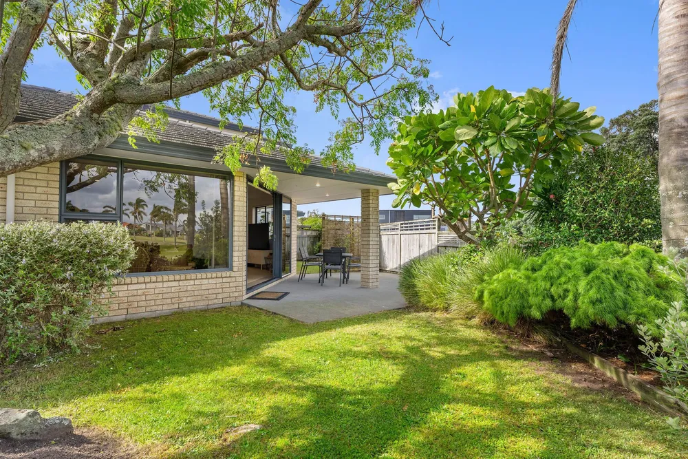 Photos of 19 Barbados Way