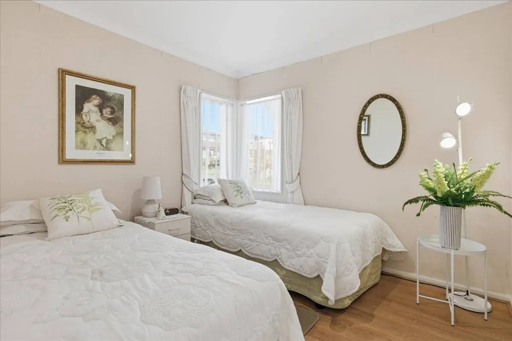 Photos of 3A Esme Place