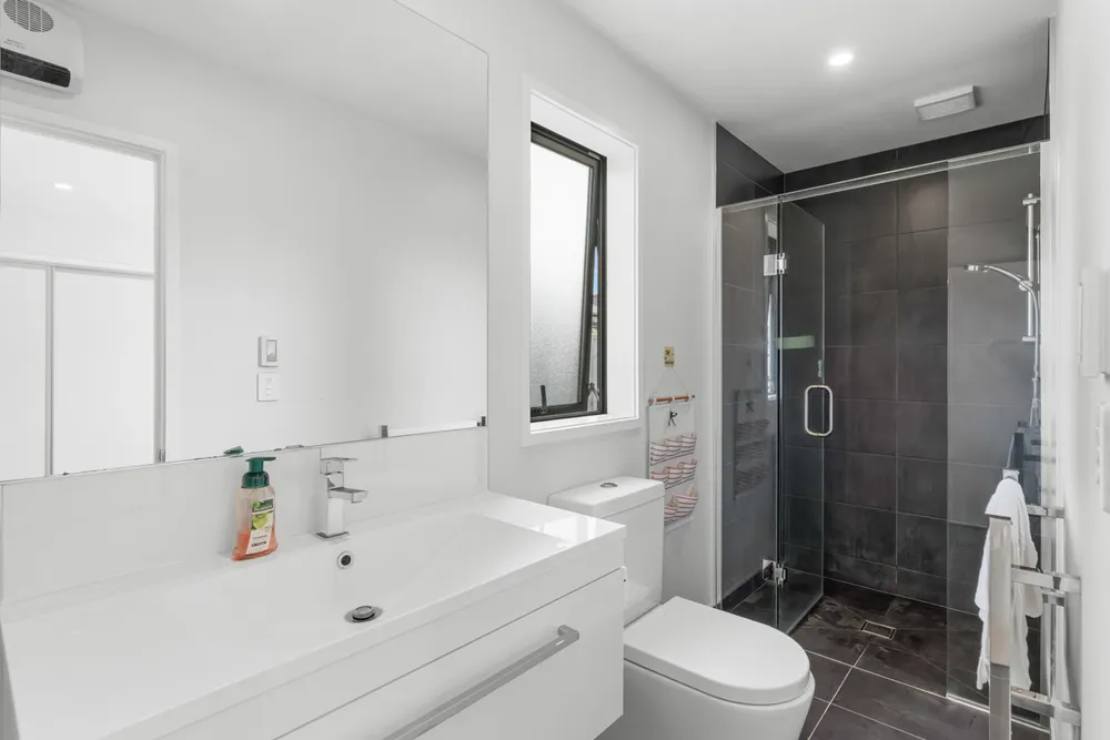 Photos of 85 Richmond Avenue