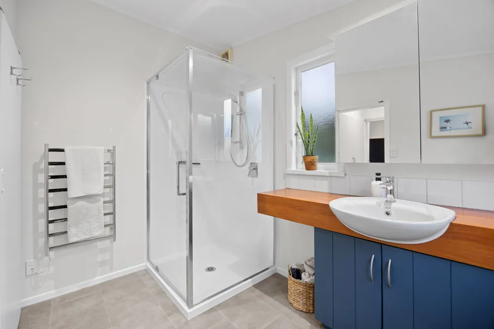 Photos of 15B Ferndale Road