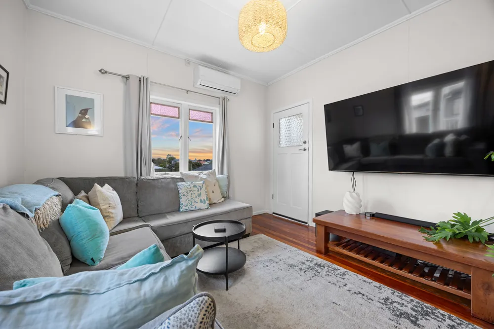 Photos of 15B Ferndale Road