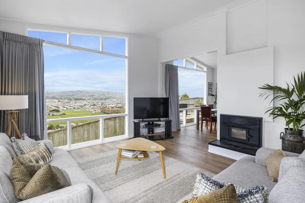 Photos of 77 Easther Crescent