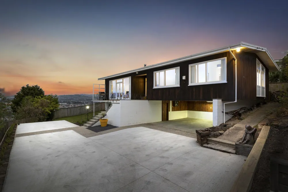 Photos of 77 Easther Crescent