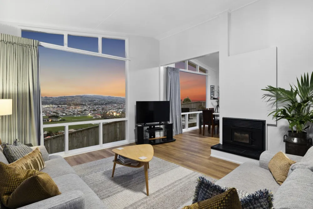 Photos of 77 Easther Crescent