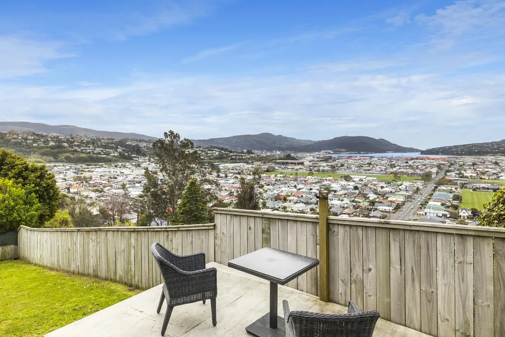 Photos of 77 Easther Crescent