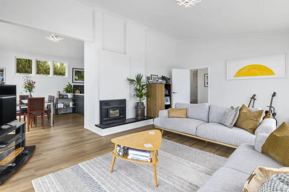 Photos of 77 Easther Crescent