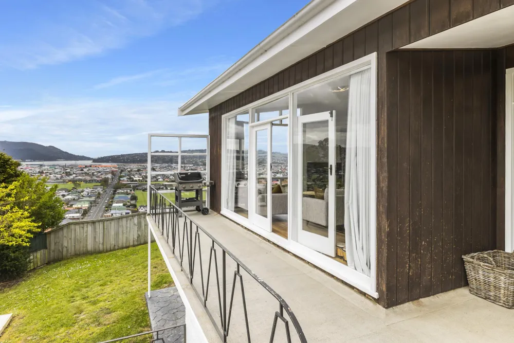 Photos of 77 Easther Crescent