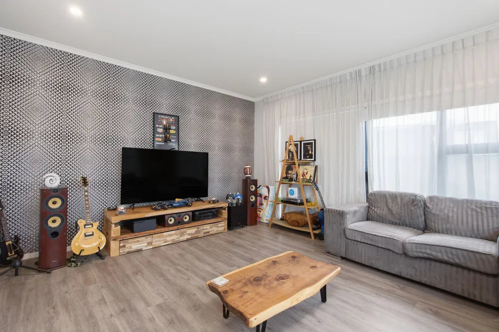 Photos of 12 Bollington Avenue