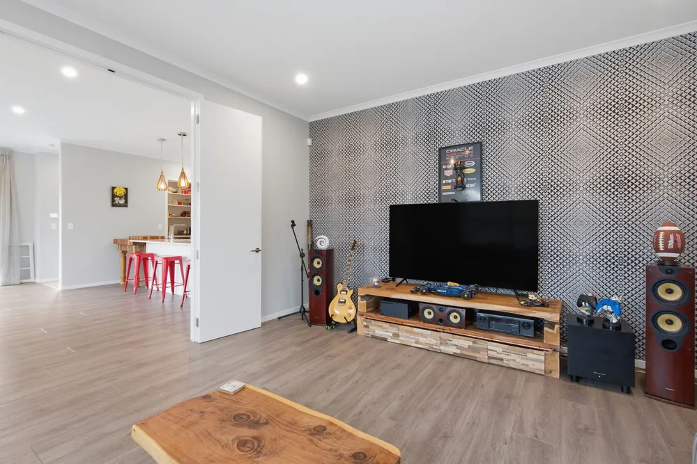 Photos of 12 Bollington Avenue