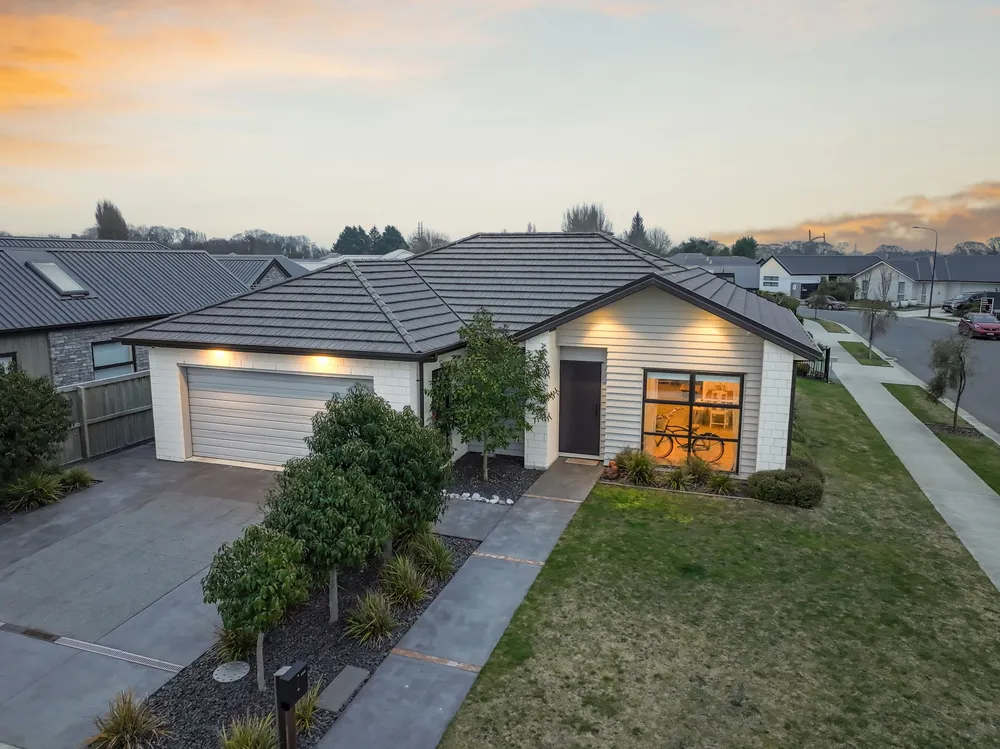 Photos of 12 Bollington Avenue