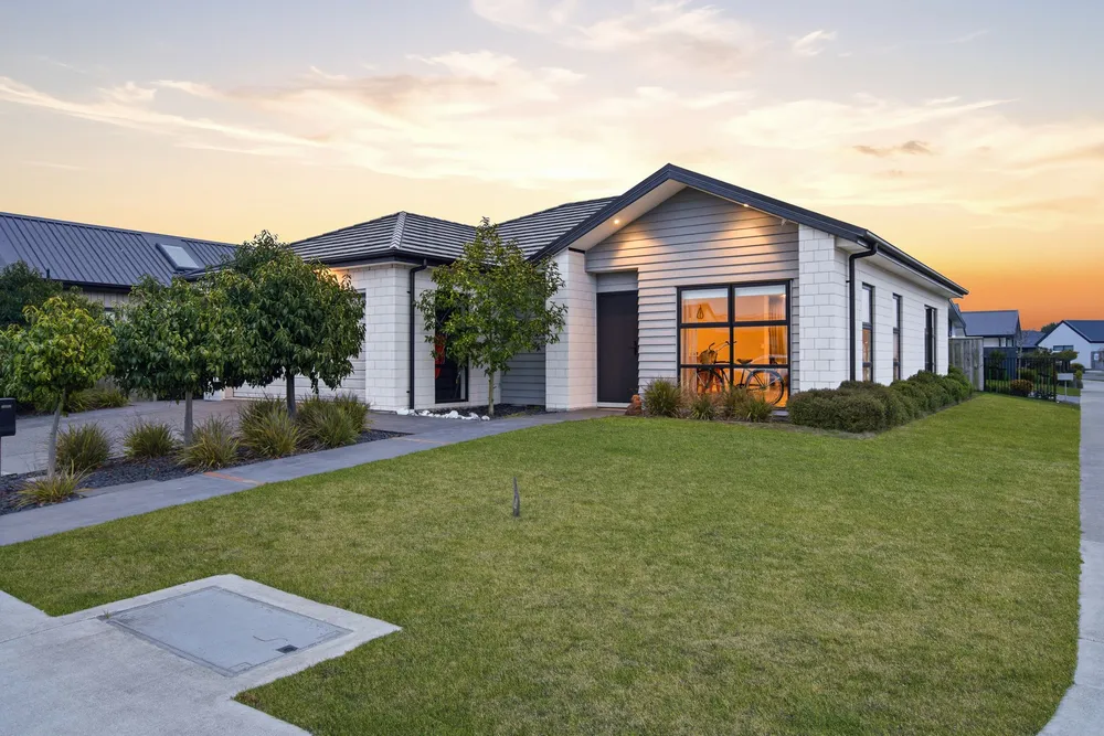 Photos of 12 Bollington Avenue